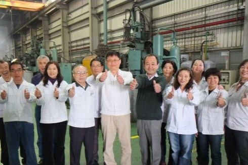 自由時報-從少女做到阿嬤 明鴻工業重用退休銀髮族